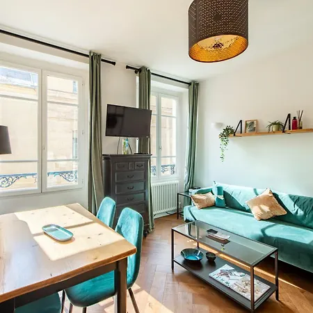 Apartment Geranimus Court Of Scents Versailles