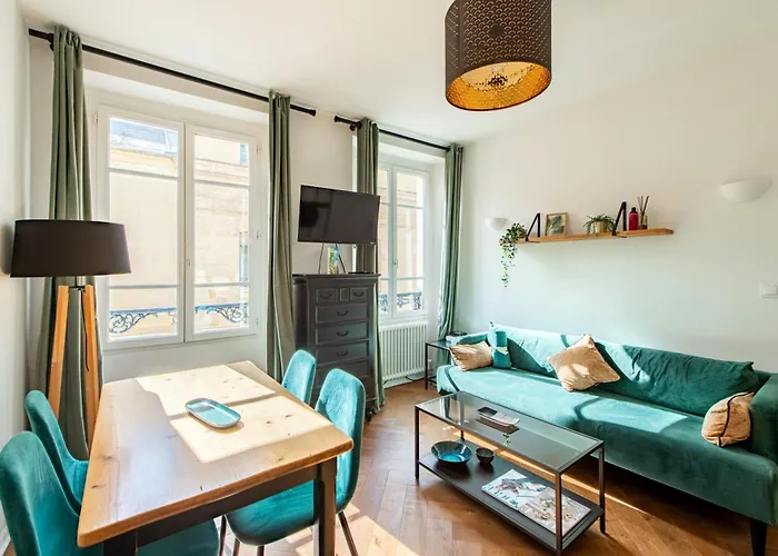 Apartment Geranimus Court Of Scents Versailles