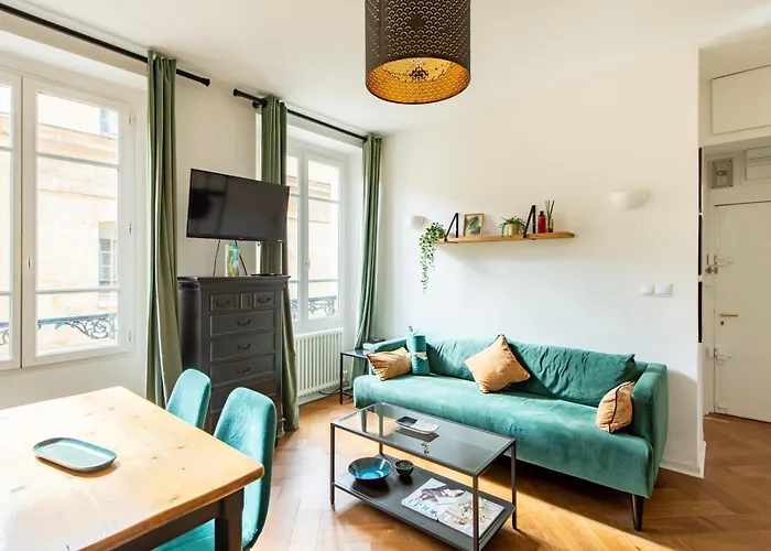 Geranimus Court Of Scents Apartment *